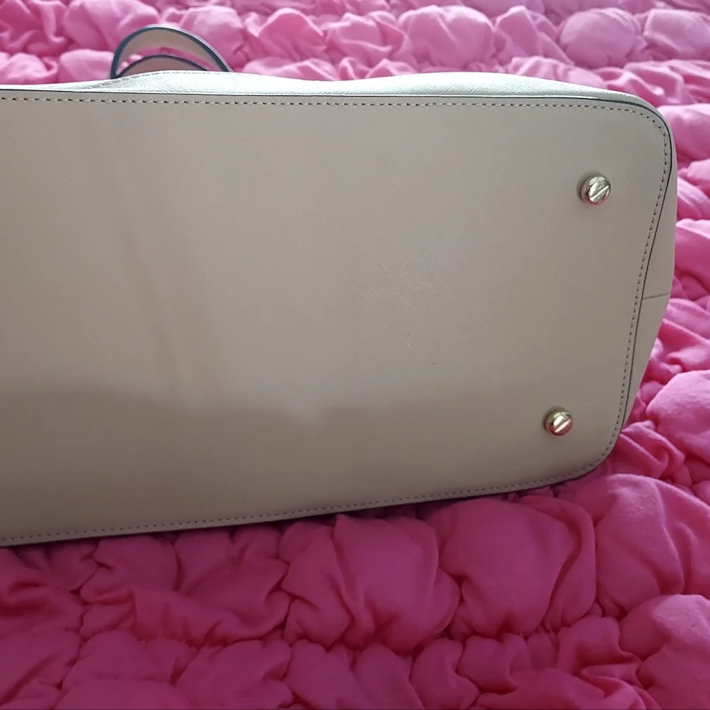Henri Bendel large leather Satchel  in excellent condition.  Rare !! - Picture 5 of 16